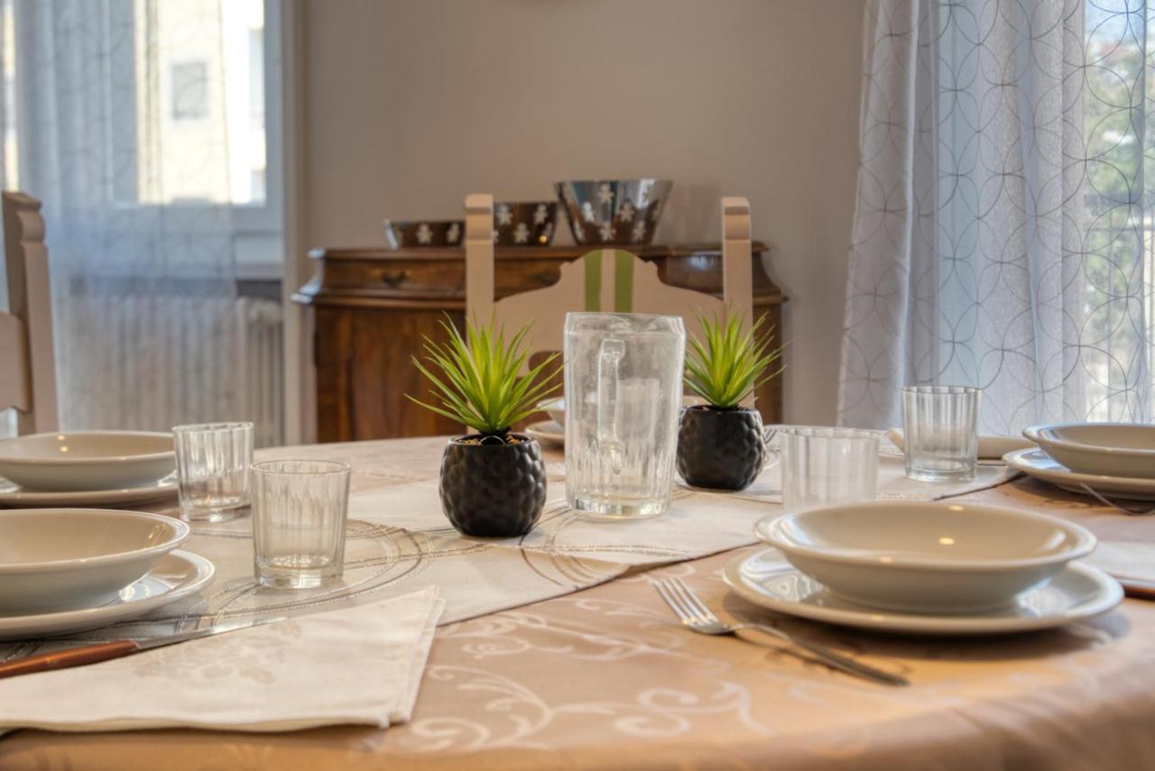 Caseospitali - Casa Janas, Elegante Trilocale Per 5 In Zona Centrale มิลาน ภายนอก รูปภาพ