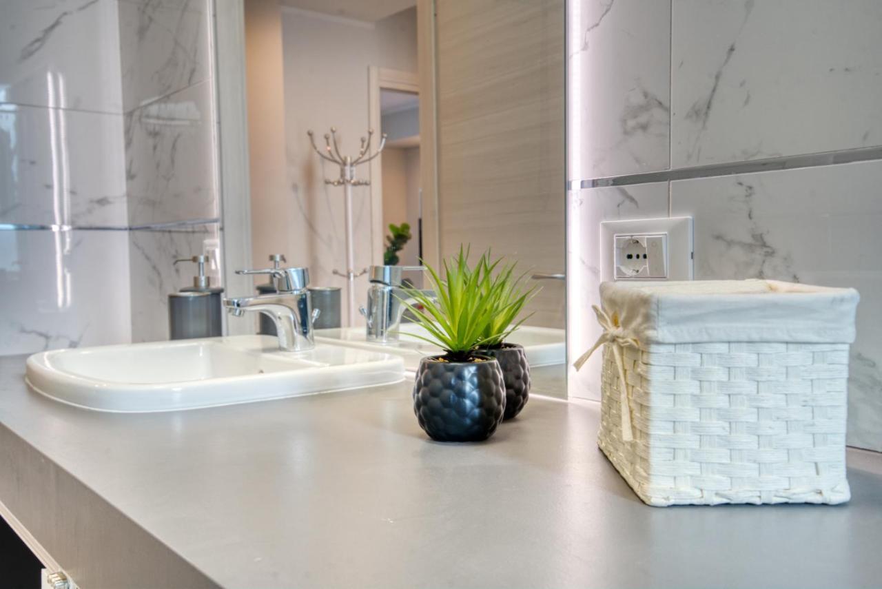 Caseospitali - Casa Janas, Elegante Trilocale Per 5 In Zona Centrale มิลาน ภายนอก รูปภาพ